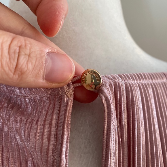 Vince Camuto Bell-Sleeve Pleated Pink Blouse - Picture 10 of 12